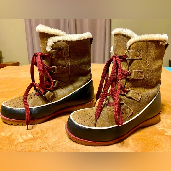 Apres by Lamo "Kristi"" Water Resistant Lace-Up Boots w/ Faux Fur Trim - Picture 3 of 13